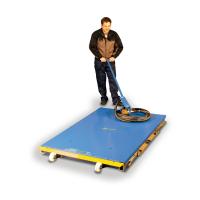 Een verrijdbare, mobiele schadehefbrug op lucht met een hefhoogte van 1 meter.  Ideaal voor werkzaamheden als schuren of het ophangen van plaatdelen. Ook gelijkvloers in de grond te bouwen en met veel verschillende armen en opnamepads te gebruiken.